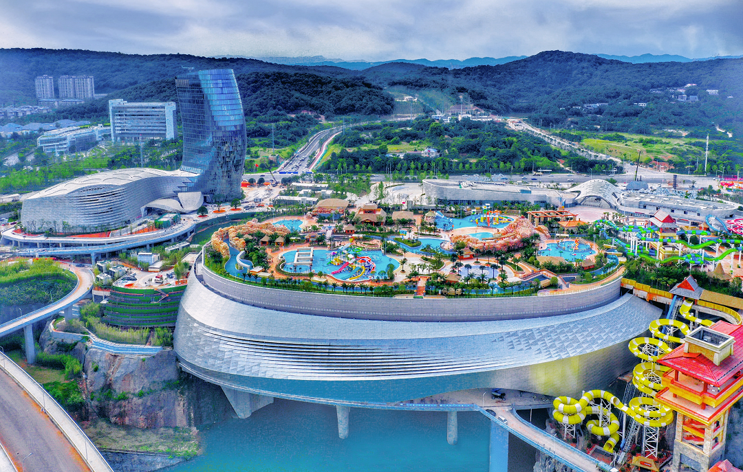 2022 Công trình phục hồi sinh thái hầm mỏ - dự án tạo băng và tuyết cũng như xử lý nước điện cơ khí cho thế giới tuyết và băng ở **Đà Lạt**